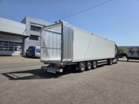 CALA2423_584599 vehicle image