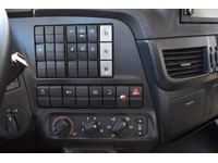 TOC1273_2877038 vehicle image