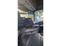 INTG9387_2739731 vehicle image