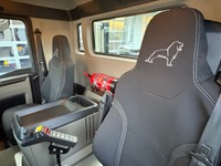 MANB1470_2814096 vehicle image