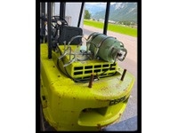 FLUT10406_2765837 vehicle image