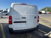 STUD177_2902058 vehicle image