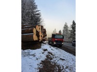 0524025 vehicle image