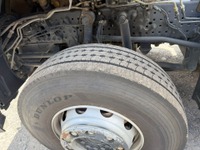 TOLA8240_2894145 vehicle image