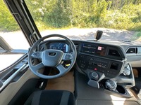 TMR8055_2868618 vehicle image