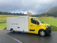 THOM6454_2869609 vehicle image