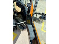 GREB6550_2965716 vehicle image