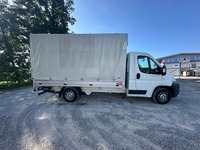 UNIK8334_2692119 vehicle image