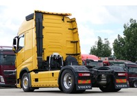 DOLD2821_2678412 vehicle image