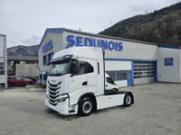 SEDU206_2586192 vehicle image