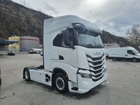 SEDU206_2586192 vehicle image