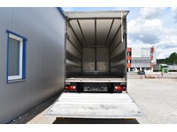 TOC1273_2932155 vehicle image