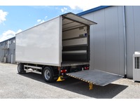 TOC1273_2932155 vehicle image