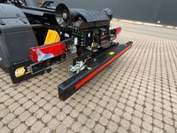 TMR8055_2868623 vehicle image