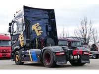 DOLD2821_2838922 vehicle image