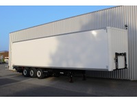 BFS260_1377176 vehicle image