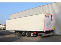 BFS260_1377176 vehicle image