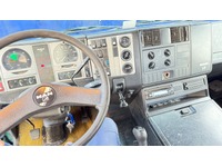 TAMZ4659_2688756 vehicle image
