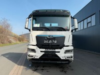 TMR8055_2868632 vehicle image