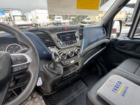 STUD177_2824015 vehicle image