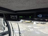 ZIAL184_2832970 vehicle image