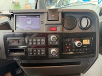 THOM6454_2920314 vehicle image