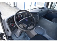 TOC1273_2914646 vehicle image
