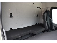 TOC1273_2906108 vehicle image