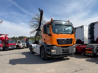 UNIK8334_2888049 vehicle image