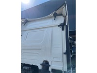 FLUR7309_2970230 vehicle image