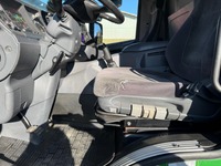KEED2067_2736374 vehicle image