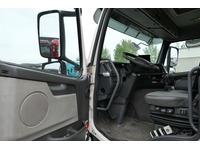 DOLD2821_2885960 vehicle image