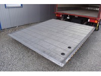 TOC1273_2852710 vehicle image