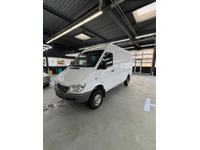 TOMY4226_2853704 vehicle image