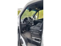 THOM6454_2942744 vehicle image
