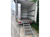 THOM6454_2942744 vehicle image