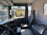 AGRO3463_2718373 vehicle image