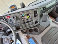 HAUE8010_2640587 vehicle image