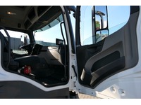 DOLD2821_2696937 vehicle image
