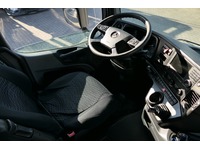 DOLD2821_2696937 vehicle image