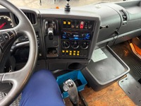 AGRO3463_2807927 vehicle image