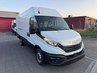 STUD177_2959034 vehicle image
