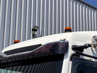 MAN126_2986766 vehicle image