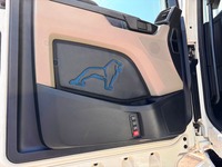 MAN126_2986766 vehicle image
