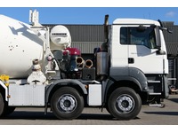 DOLD2821_3027839 vehicle image