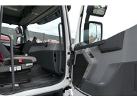 DOLD2821_2921717 vehicle image