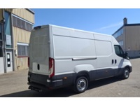 FUER10844_2969990 vehicle image
