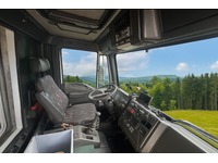 MAYE222_2932353 vehicle image