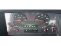 SAUR7607_2765690 vehicle image