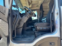 AGRO3463_2971381 vehicle image